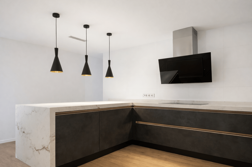 Interior de vivienda reformada con diseño contemporáneo