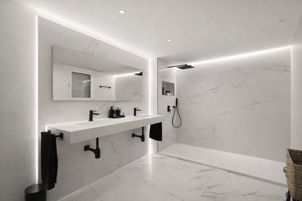 Espacio interior reformado con distribución abierta